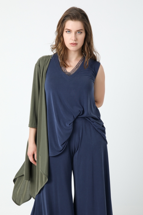 Modal tank top with lace trim