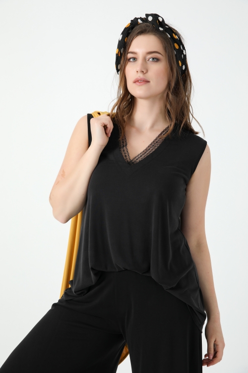 Modal tank top with lace trim