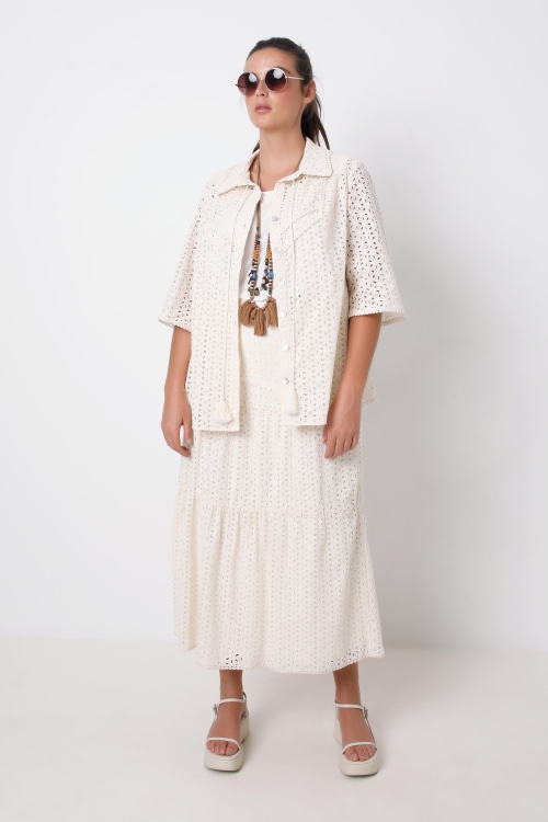 English embroidery shirt with braid