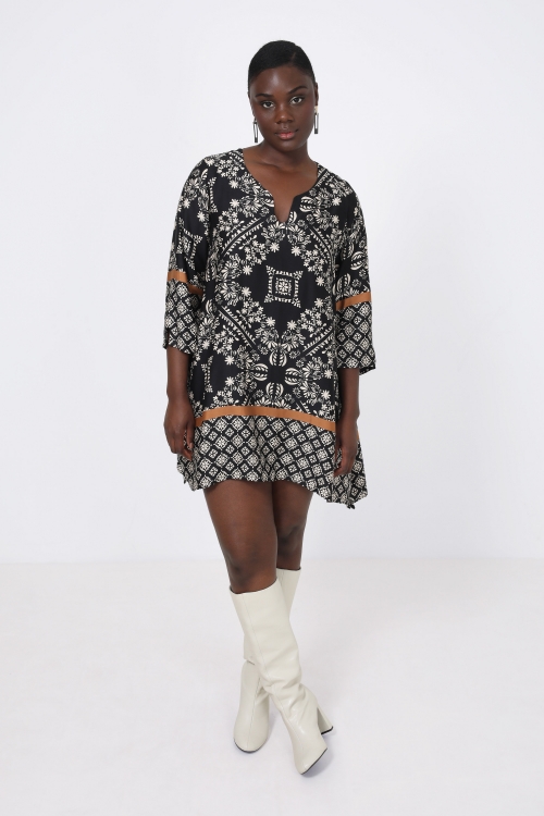 Tunic in base pattern print