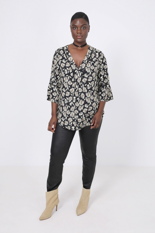 Blouse en imprimé avec galon aux manches