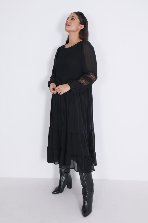 robe longue plissée en voile uni avec dentelle