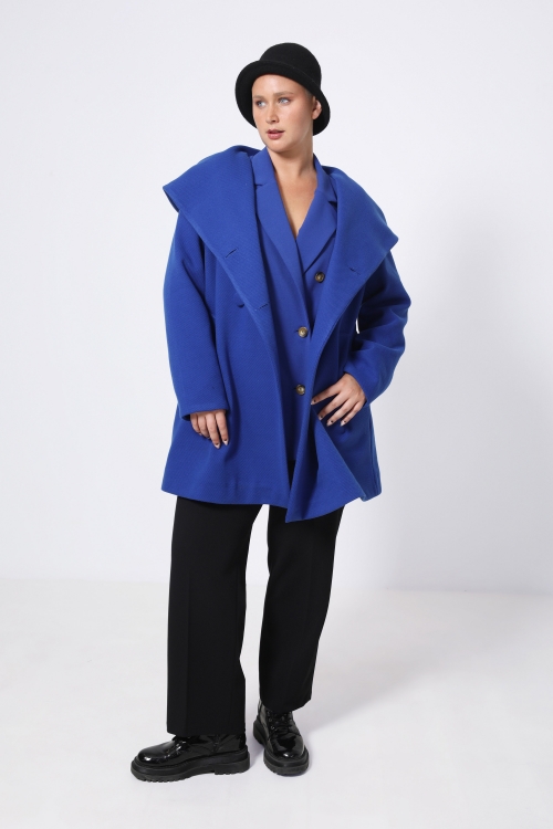 Plain 7/8 coat with a hood