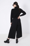Plain 7/8 pants with slit at the bottom