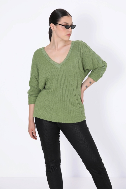Cable-effect knit sweater with braid