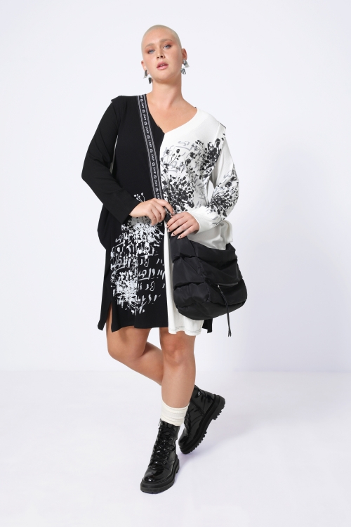 Two-tone ribbed knit tunic with screen printing