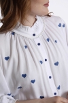 chemise unie avec coeur sérigraphié