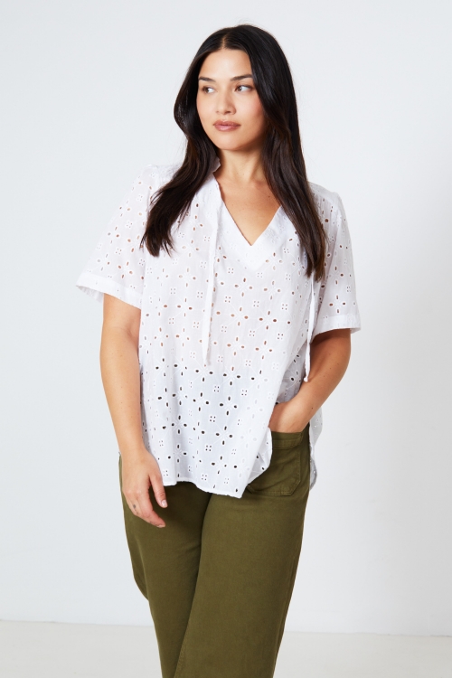 Blouse blanche avec broderie