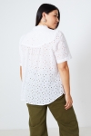 Blouse blanche avec broderie