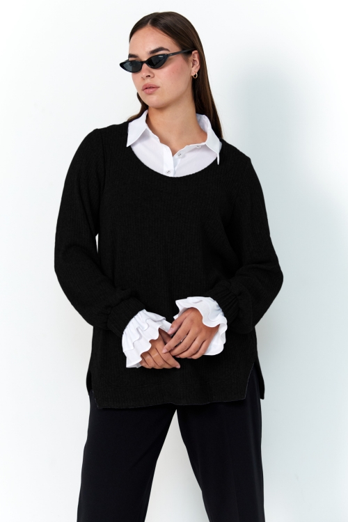 Chic sweater with poplin shirt effect underneath.