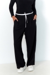 Wide double-waisted pants in two materials