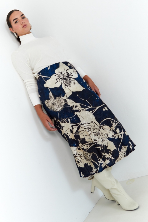 Jacquard printed skirt with raised floral pattern