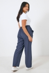 Pantalon uni élastiqué de forme droite 