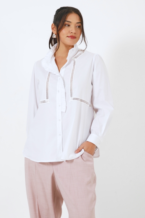 Soft cotton poplin shirt with a bib