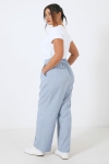 Pantalon tailleur en fil à fil