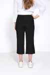 Plain cut flared pants at the bottom