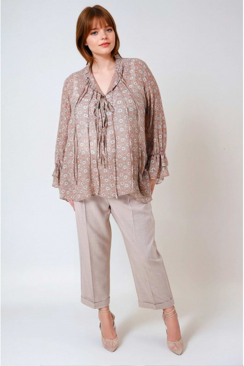 Flowing blouse in printed silk and viscose.  