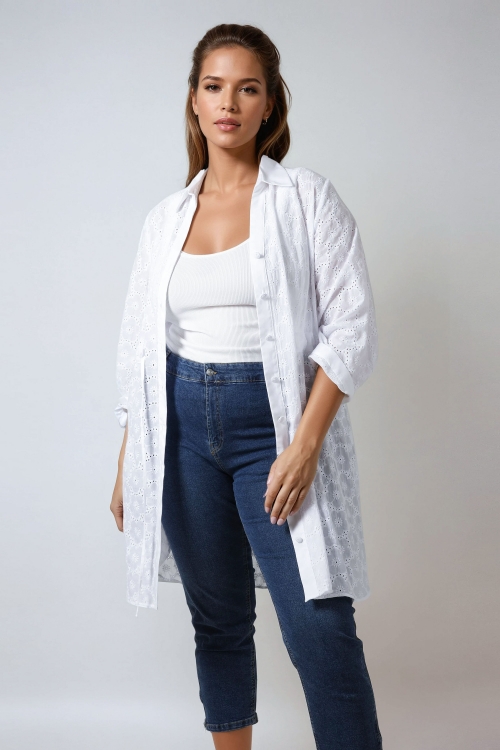 Long shirt in English embroidery and poplin