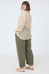 Plain knitted sweater with wide chainmail effect