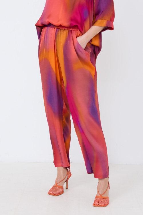 Trousers in printed viscose satin 