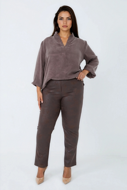 Pantalon gainant en  effet peau de serpent