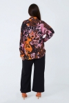 Loose-fitting viscose satin shirt with a retro chic print