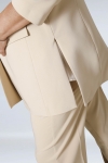 Plain tailored jacket with side slits