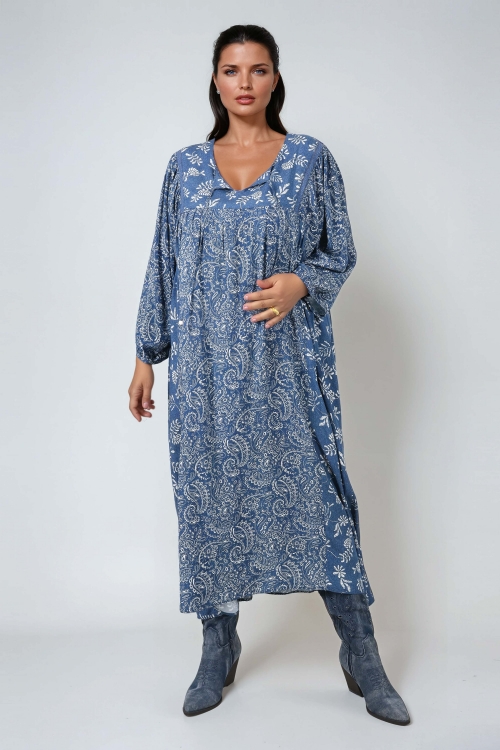 Long dress with indigo patch of two patterns 