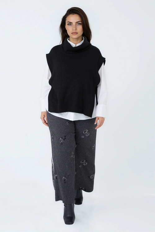 Wide-legged poly-viscose trousers with floral sequins