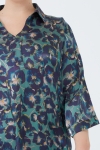Fluid shirt in viscoseecovero with blue-green floral print