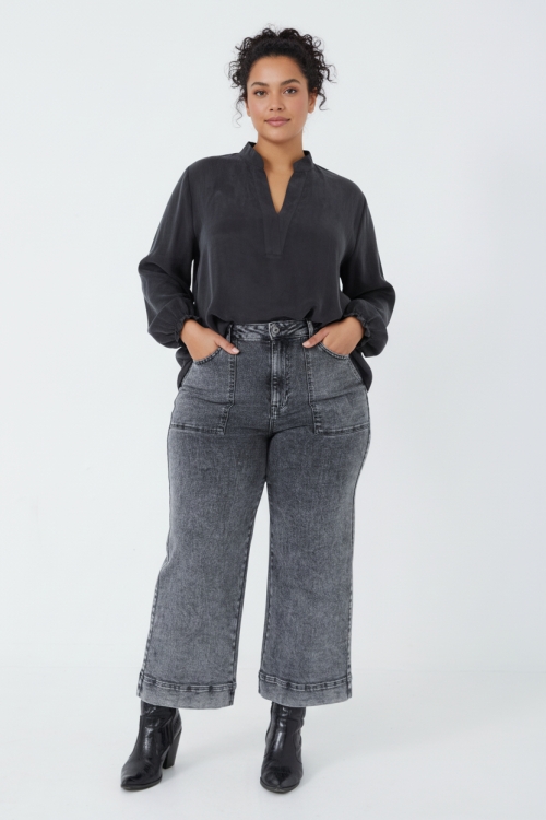 Blouse unie en lyocel effet peau de pêche.