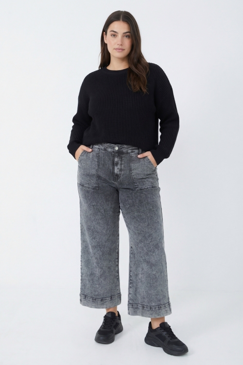 Jeans brut de coupe evase