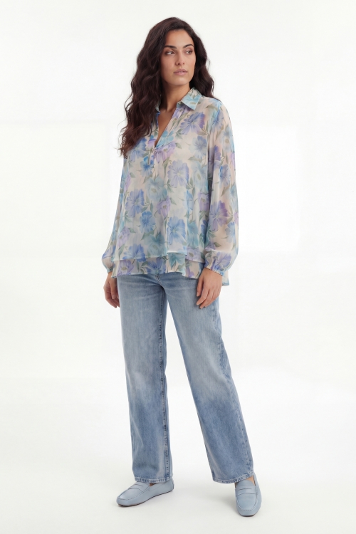 Flowy shirt in pastel print viscose voile