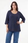 Ribbed knit T-shirt with a round neck and 3/4 sleeves, made of viscose, linen, and elastane.