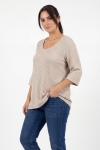 Ribbed knit T-shirt with a round neck and 3/4 sleeves, made of viscose, linen, and elastane.