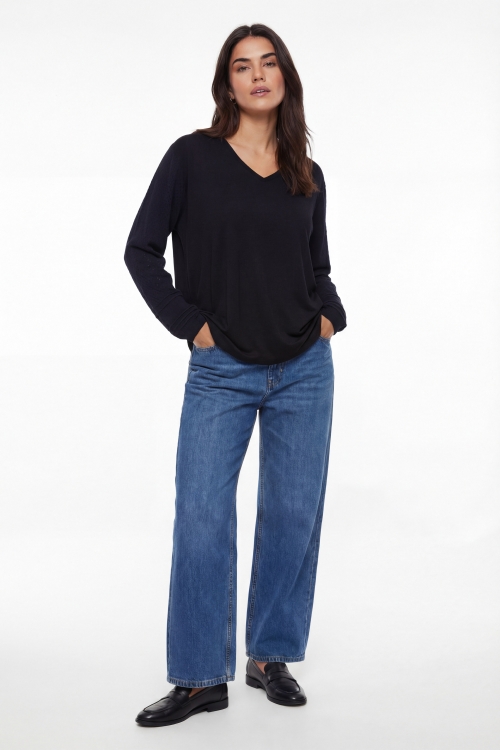 V-neck sweater with openwork sleeves, one size fits 44/52