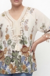 Blouse fluide imprimé floral avec plastron macramé